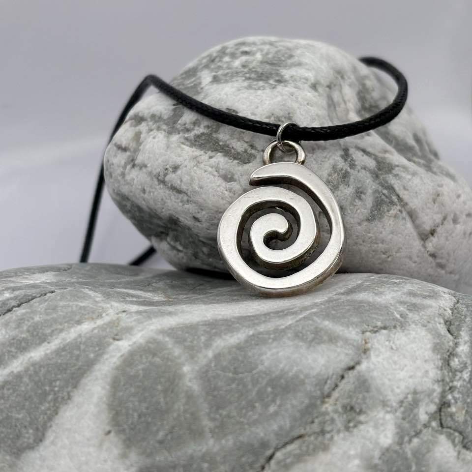 Spiral antique silver tone pendant necklace