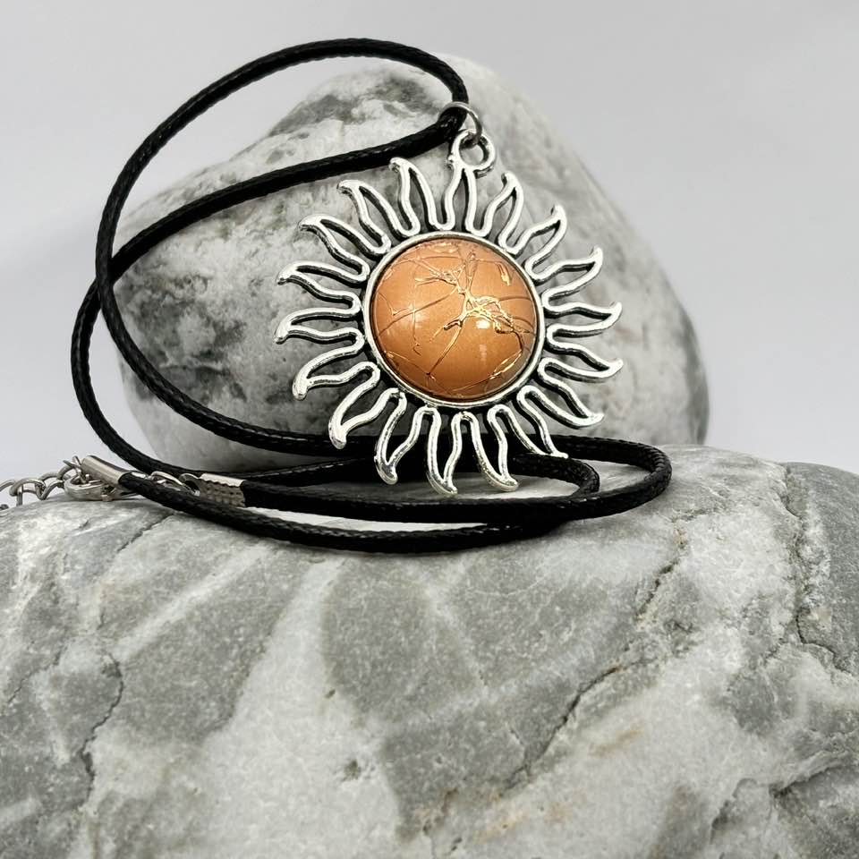 Sun cabochon pendant necklace