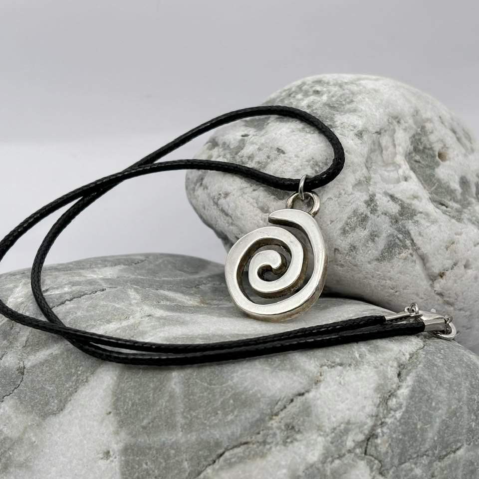Spiral antique silver tone pendant necklace