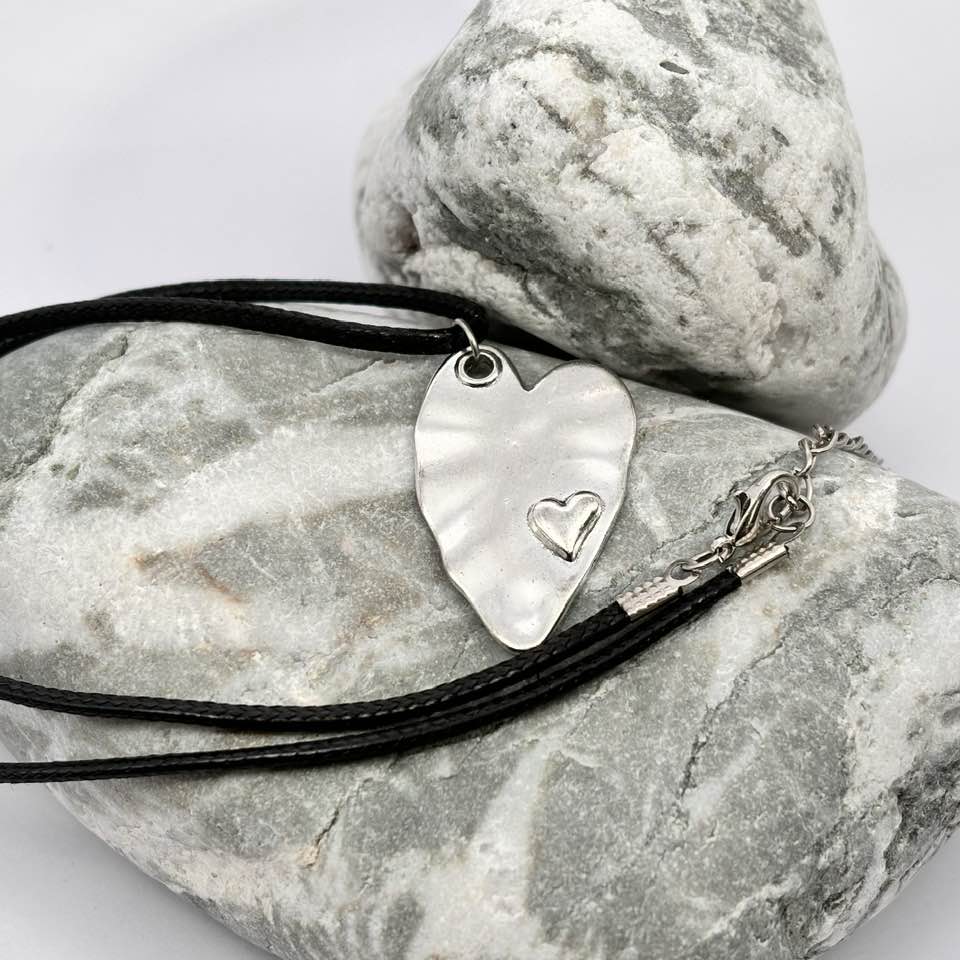 Heart pendant necklace