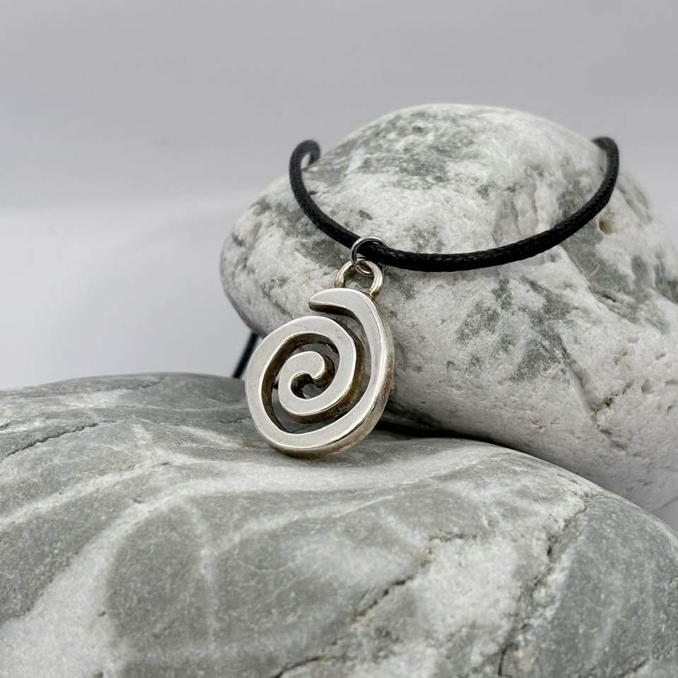 Spiral antique silver tone pendant necklace