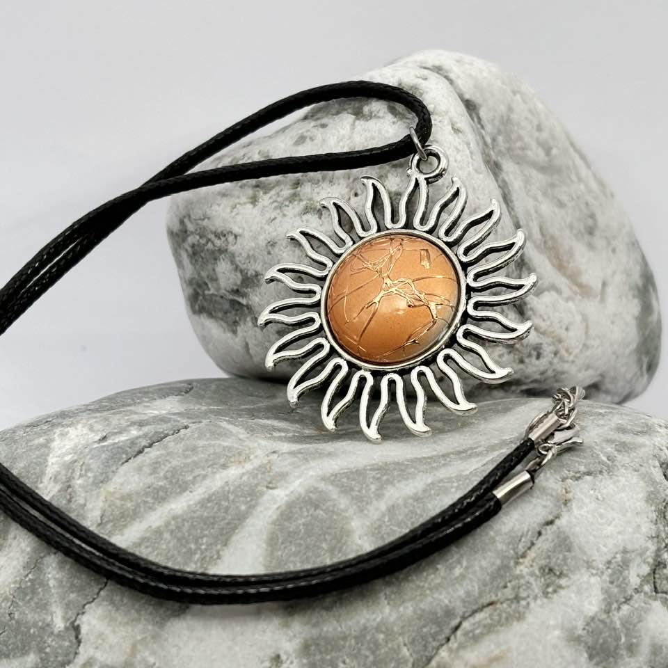 Sun cabochon pendant necklace