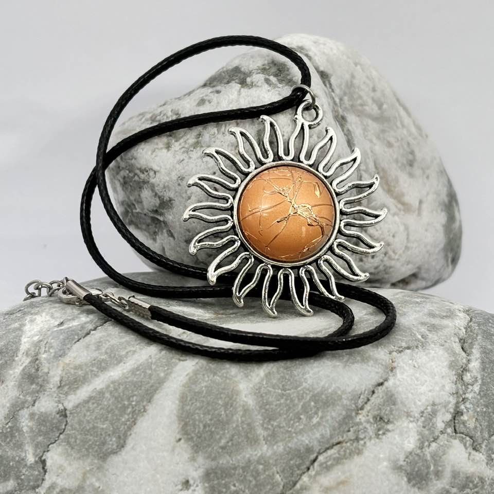 Sun cabochon pendant necklace