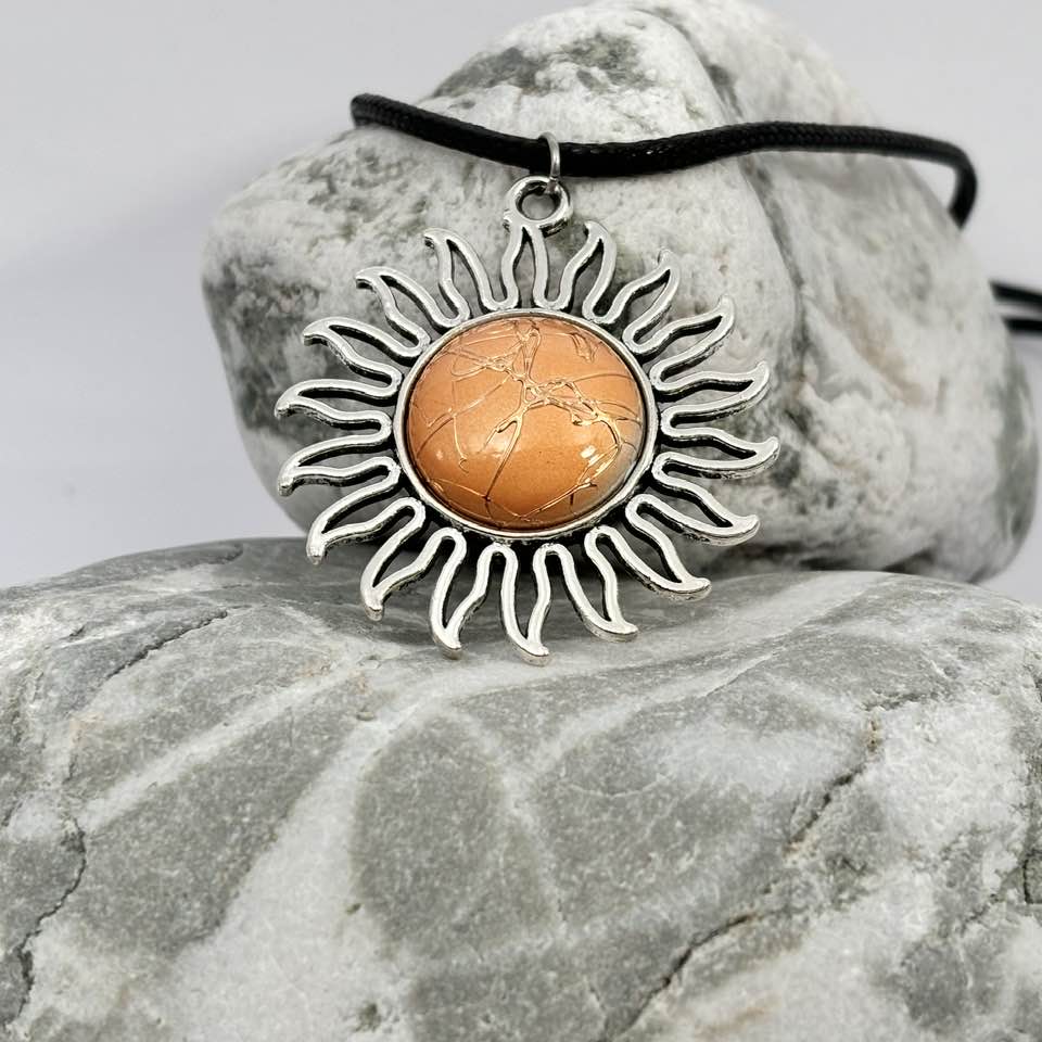 Sun cabochon pendant necklace