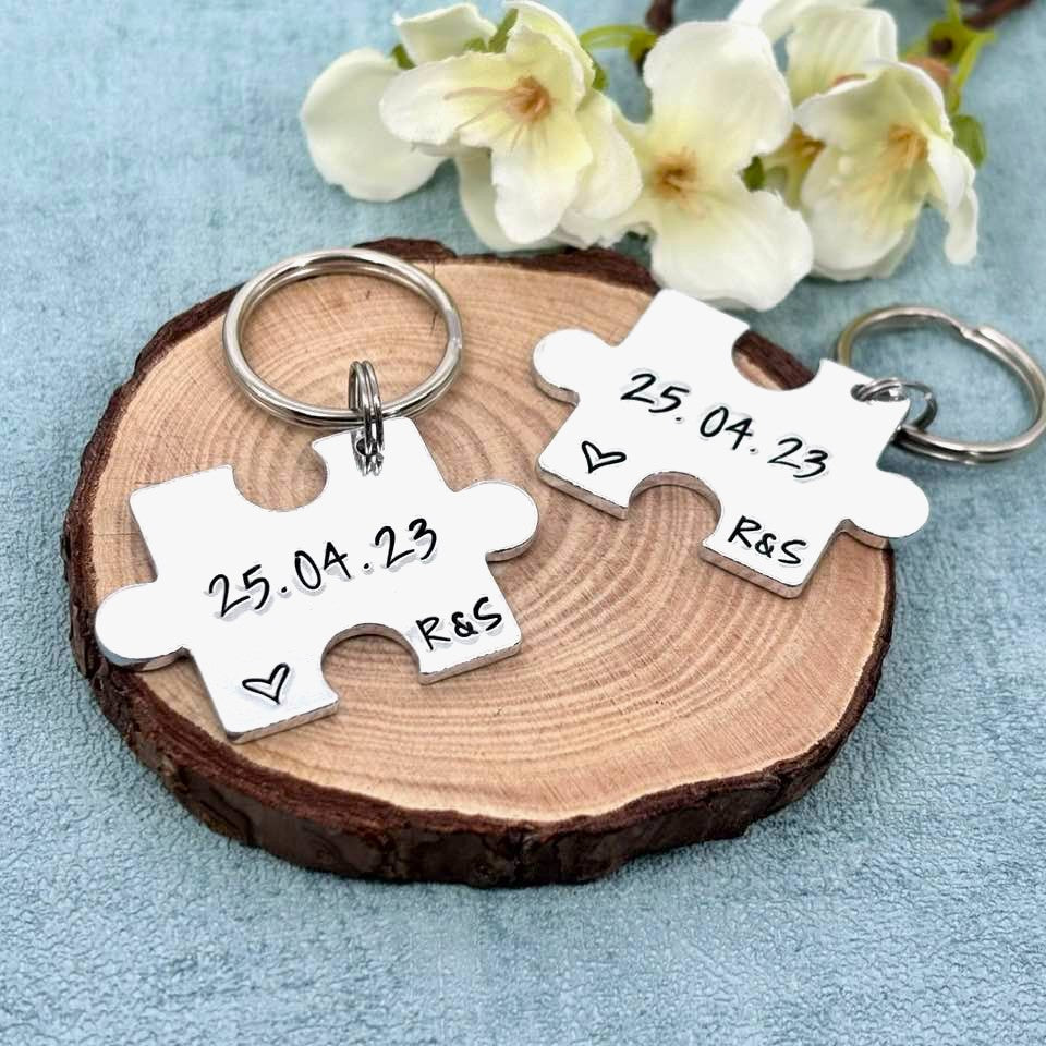 Special Date Couple's Puzzle Keyring Set