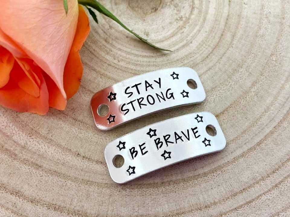 'Stay Strong Be Brave' Trainer Tags