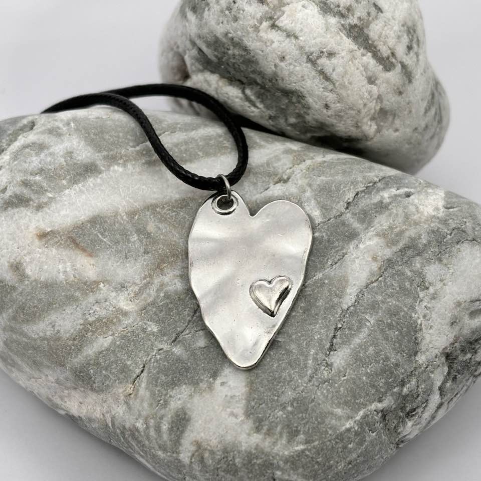 Heart pendant necklace
