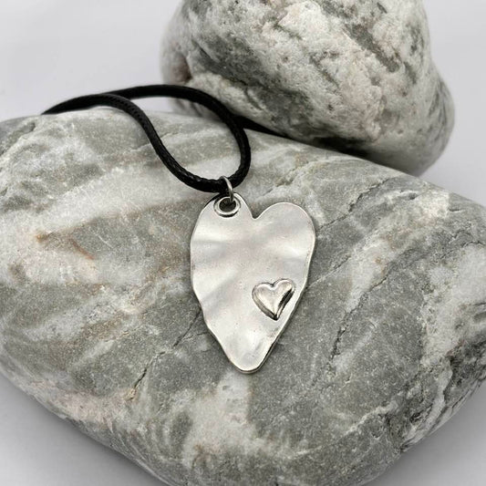 Heart pendant necklace
