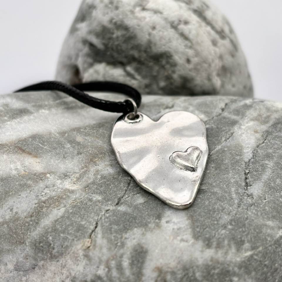 Heart pendant necklace