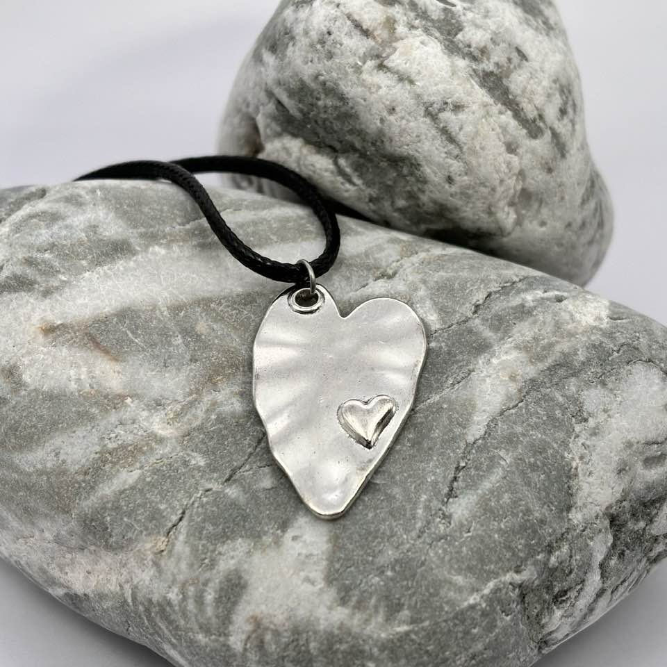 Heart pendant necklace