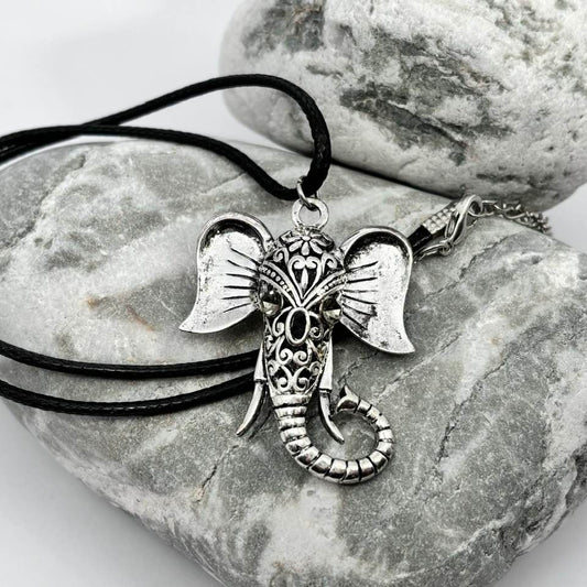 Elephant head pendant necklace