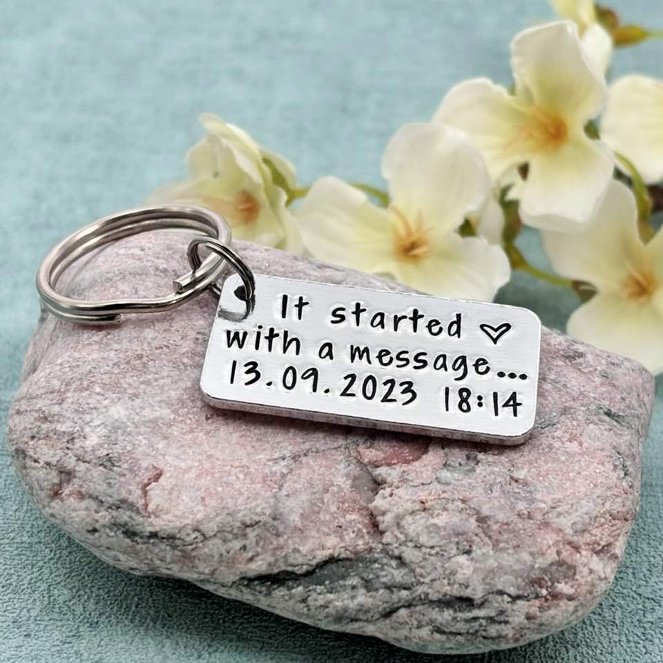 'It Started With A MESSAGE' Couple's Keyring