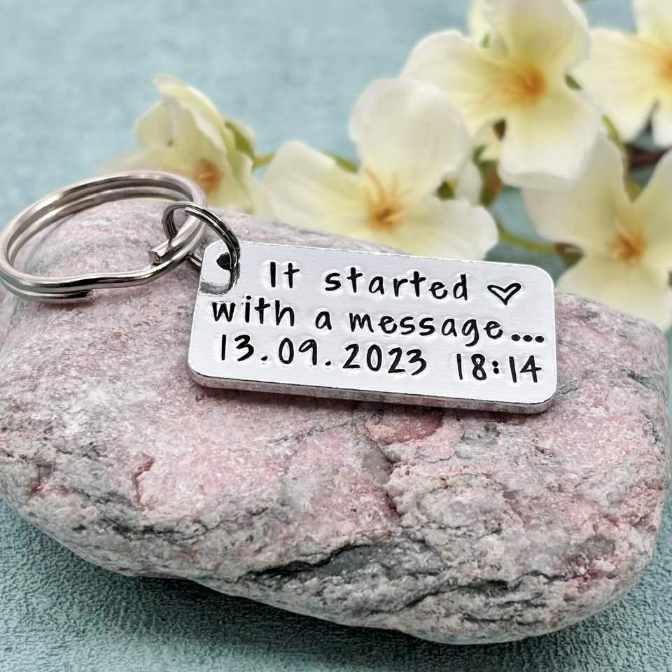 'It Started With A MESSAGE' Couple's Keyring