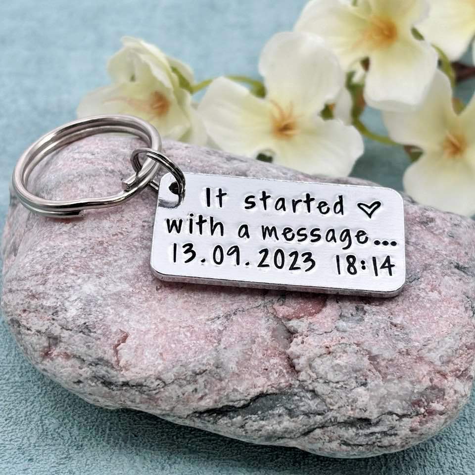 'It Started With A MESSAGE' Couple's Keyring