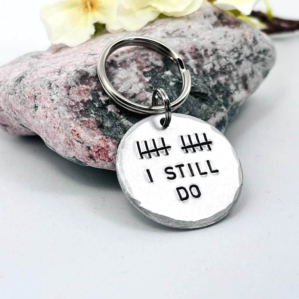 10th Anniversary Aluminium Keyring, Tally Mark "I Still Do", 10 Years Wedding Keepsake for Husband or Wife